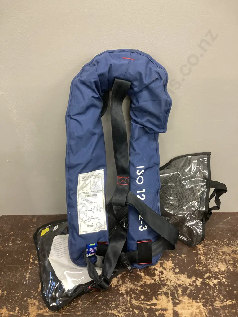 Grand Pacific Inflatable Life Jacket 150N Manual With Harness Support, Adult Image 1++